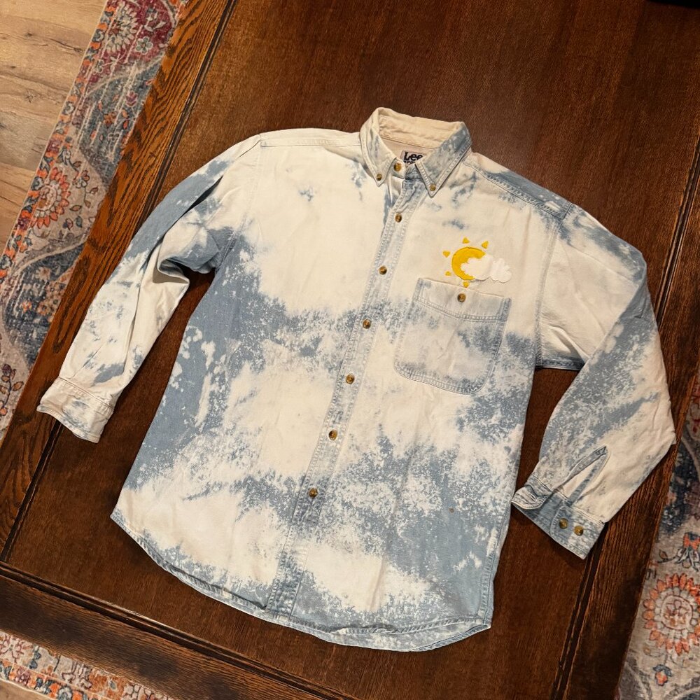 lee's acid wash embroider shirt